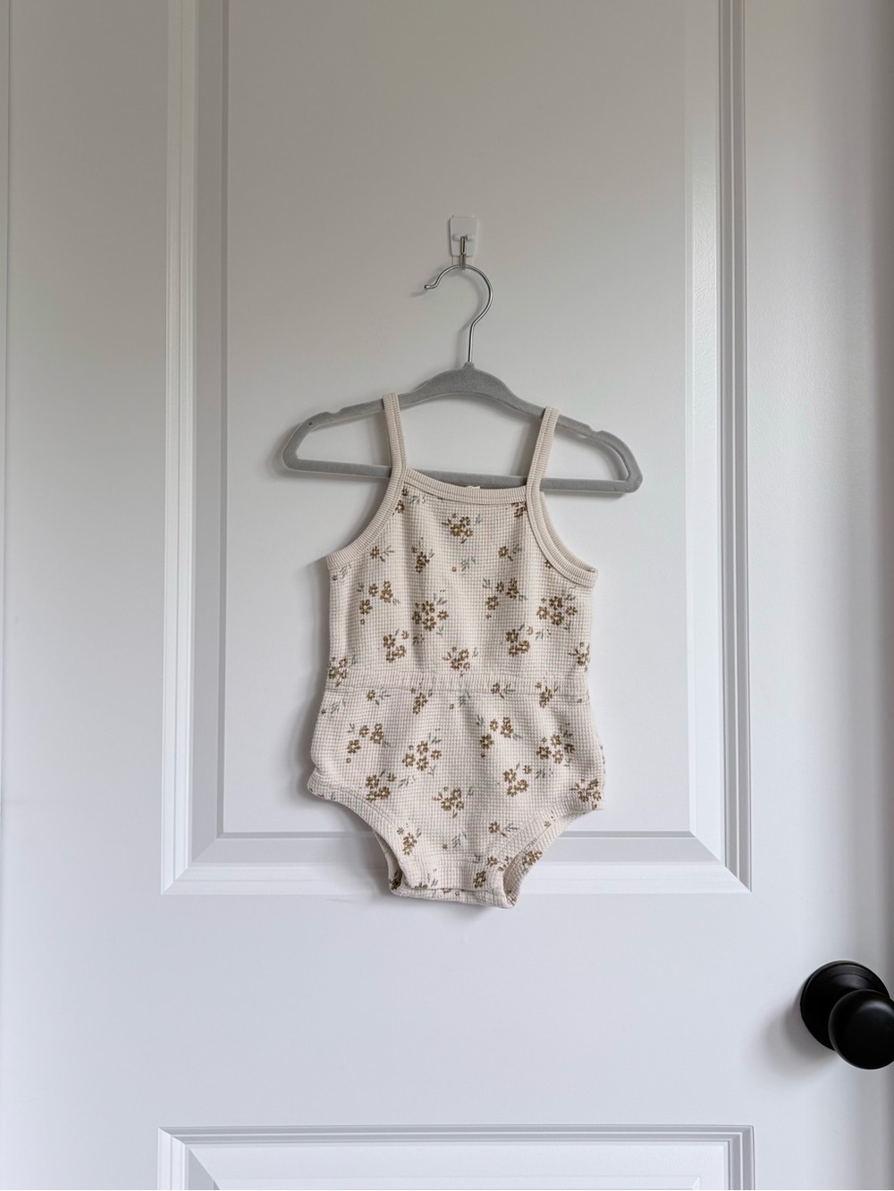 Quincy Mae Waffle Cinch Romper in Honey Flower